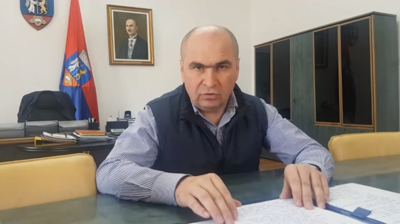 Ilie Bolojan îi dă sfaturi lui Clotilde Armand