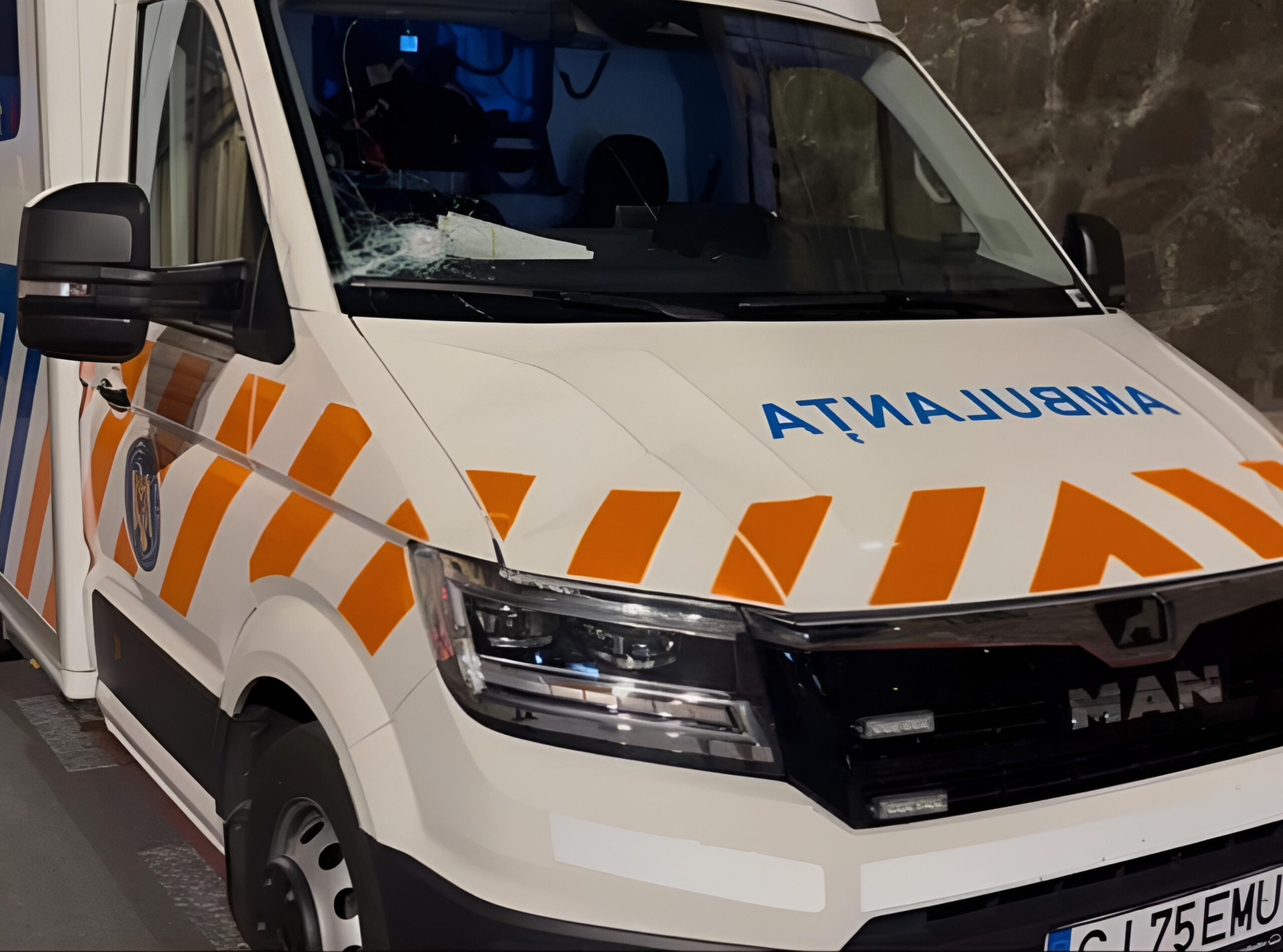 VIDEO | “Adevăratul pericol e s-o luăm razna!” Dezbaterea dimineții la metrou, în  București: ambulanța atacată după ce pe TikTok s-a strigat că „fură copii”