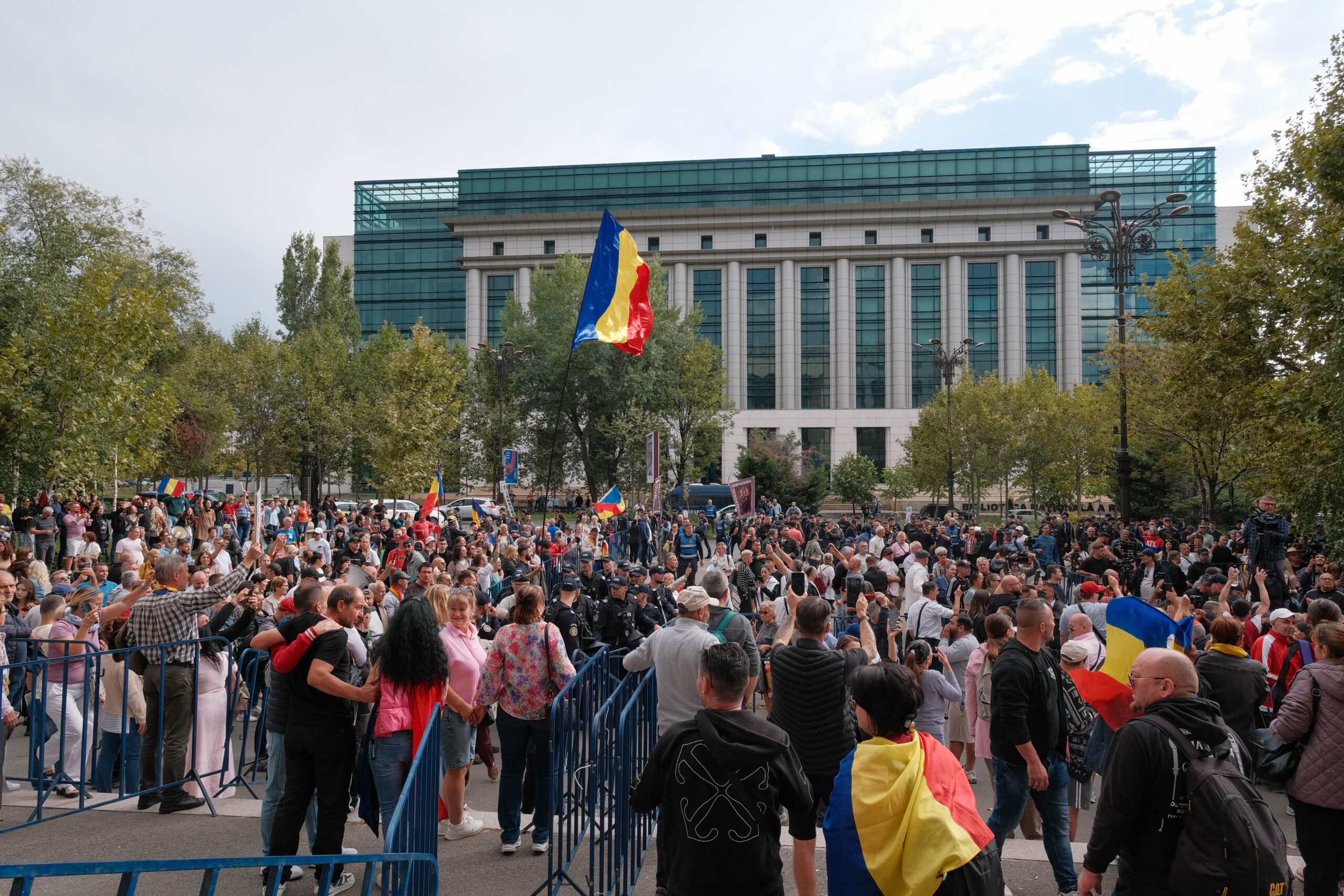 BREAKING | Măsuri excepționale în București, în așteptarea verdictului în cazul Călin Georgescu: Judecătorii decid dacă va fi sau nu eliberat din arest preventiv, e nevoie de arbitraj