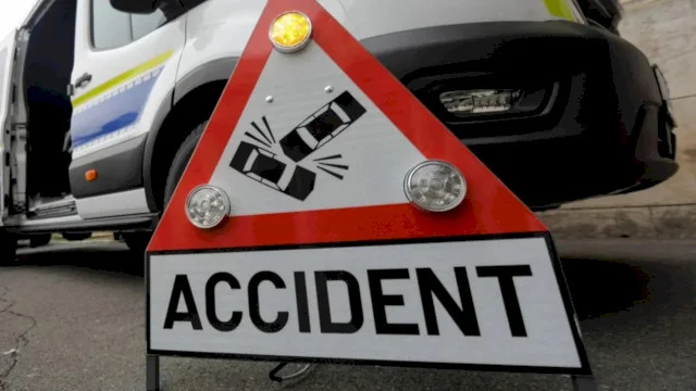 Trafic blocat pe Șoseaua Petrăchioaia din Afumați. Martor: Un camion s-a răsturnat în drum