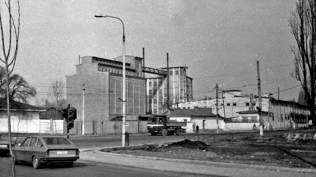 FOTO I Trecut-au anii și în Grozăvești. Cartierul muncitoresc-studențesc de prin ‘’80 e azi complet diferit, cu blocuri și mall-uri unde erau fabrici și uzine