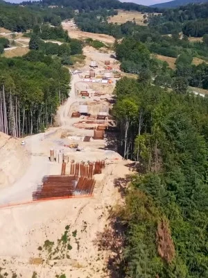 VIDEO | De la București la Sibiu, pe „o autostradă ca-n Alpi!” 🏔️ Imagini spectaculoase de pe tronsonul Tigveni-Cornetu a Autostrăzii A1