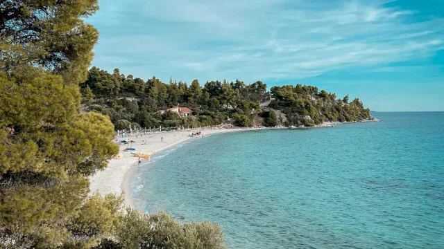Bucureșteni, atenție la cazări pentru vacanța în Grecia, dacă nu vreți să spuneți „Adio, tsatsiki!”. Pățania unei doamne, care a rezervat pe internet, a plătit, apoi gazda s-a evaporat