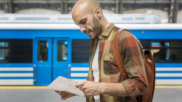 Surpriză plăcută pentru un bucureștean: trenul de pe ruta Obor – Gara de Est – Gara Băneasa a înlocuit mașina personală. „Este absolut gol, au fost 3 persoane”