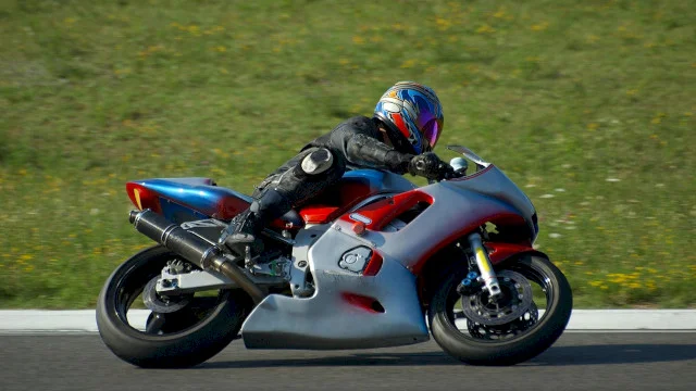 Bucureșteni îngroziți de ce poți păți în Bulgaria, în drum spre vacanța din Grecia. „5 motocicliști au început să ne urmărească, ne-au flancat… A fost înfricoșător!”