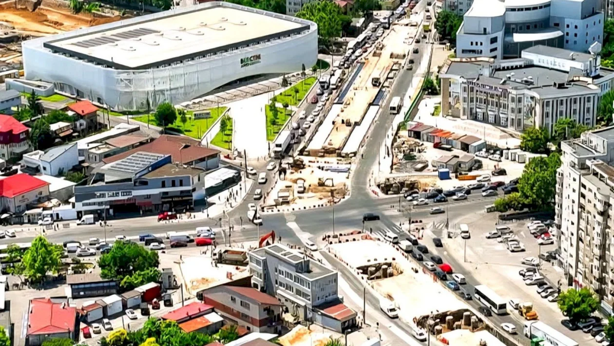 FOTO | Se fac testele de rezistență la Pasajul Apărătorii Patriei. Băluță explică: „Se verifică dacă piloții pot susține greutatea pasajului și a traficului”