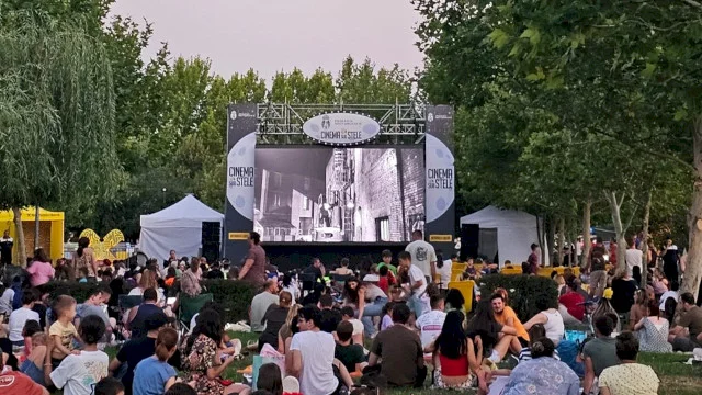Cinema sub Stele continuă în Sectorul 6, iar weekendul acesta se mută în Parcul Crângași 🍿 Se vor proiecta filme pentru întreaga familie