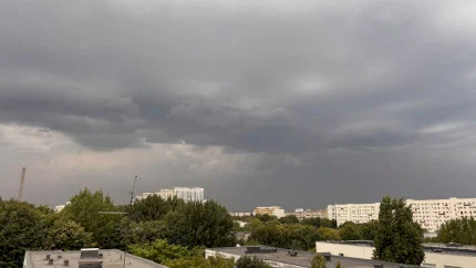 Avertizare Nowcasting | Cod portocaliu de vijelie în Ilfov și București, emis de ANM. Vântul va sufla cu 80 km/h, s-a emis mesaj RO-Alert