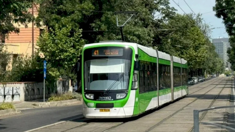 Linia de tramvai 41 revine de mâine pe traseu. Autobuzele 641 și 643, introduse temporar pentru preluarea bucureștenilor, vor fi desființate