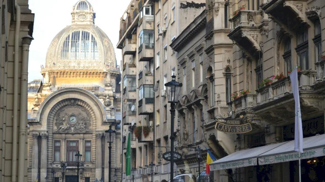 „Oare ar trebui să stau atât de mult pe Facebook?” Una din cele 8 întrebări importante pe care să și le pună candidații la Primăria Capitalei