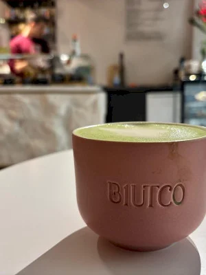 Cafeneaua din Dorobanți de unde ieși cu adaos de frumusețe: Biutco, unde matcha are și o linguriță de cochetărie