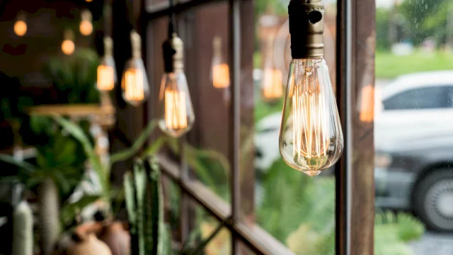 Se întrerupe curentul în București, Ilfov și Giurgiu. Compania Rețele Electrice are lista străzilor afectate între 18 și 21 noiembrie