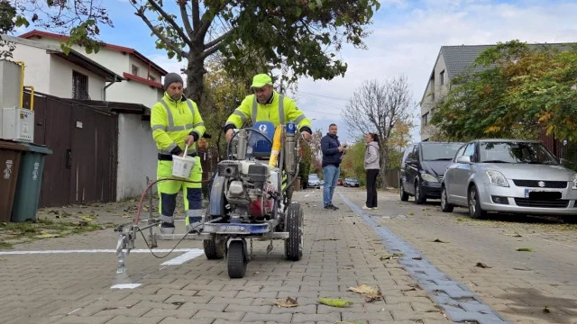 FOTO | Peste 850 de locuri de parcare se amenajează în Sectorul 1 până la sfârșitul lunii. Lucrările au început deja pe Strada Plutașilor