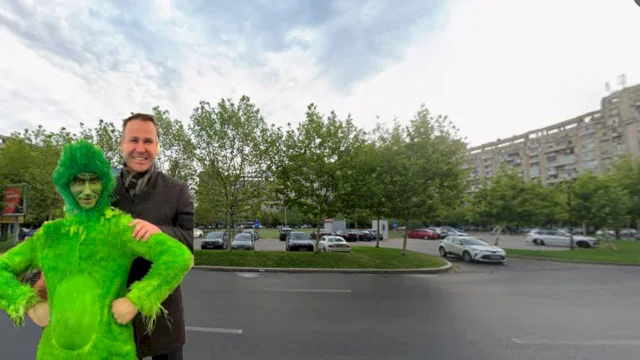 Scenarii extreme pentru Târgul „Lumina fără Sfârșit a lui Negoiță”, din Piața Alba Iulia. A: Se desființează parcarea din rond. B: Se parchează printre reni