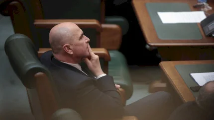 Ziua de 5 ianuarie ar putea fi lucrătoare pentru toți bugetarii. Guvernul condus de Bolojan ar dori eliminarea punților dintre sărbători