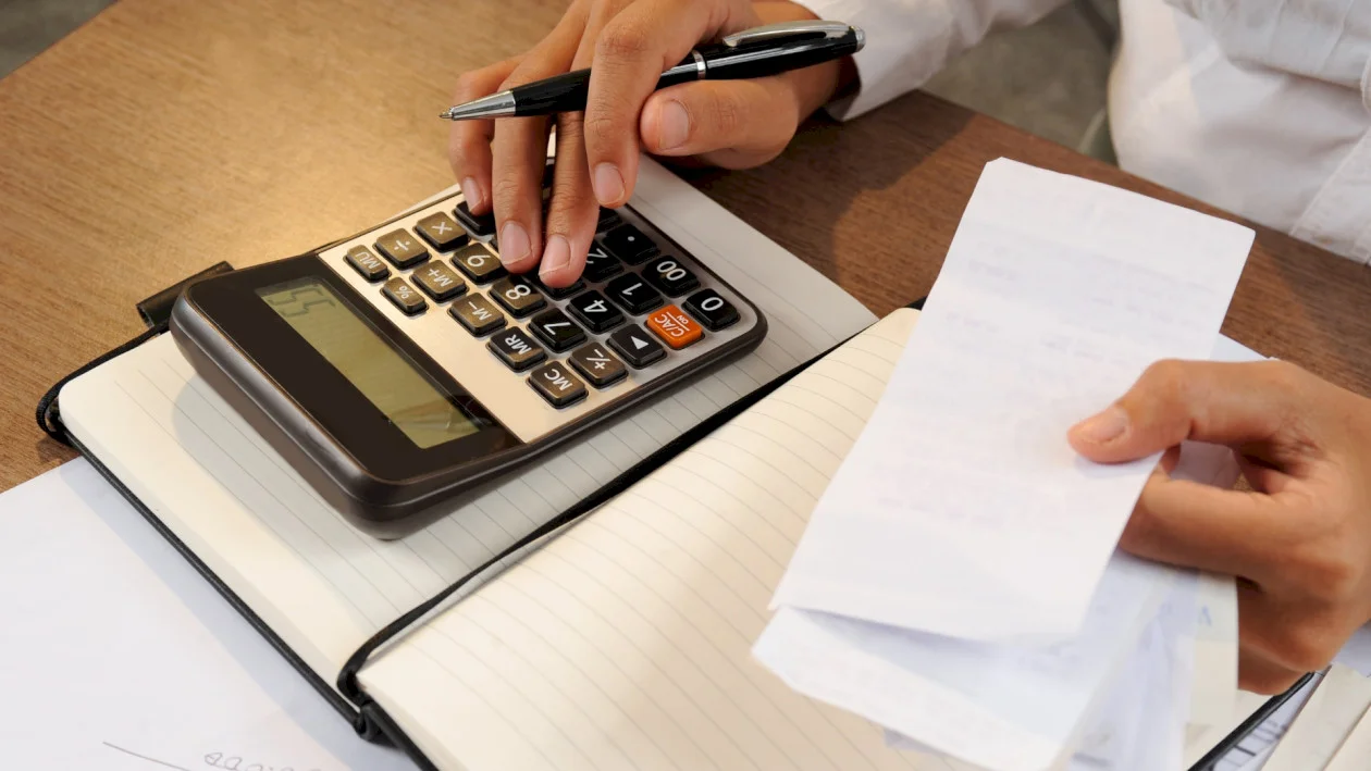 Bucureșteni din Berceni, supărați pe încetineala cu care se mișcă lucrurile la taxe și impozite PS4. 