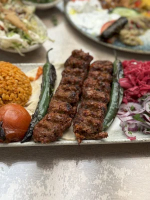 Libanezul din București care nu surprinde cu nimic. Ali Baba de la Muncii – multă istorie, puțin gust