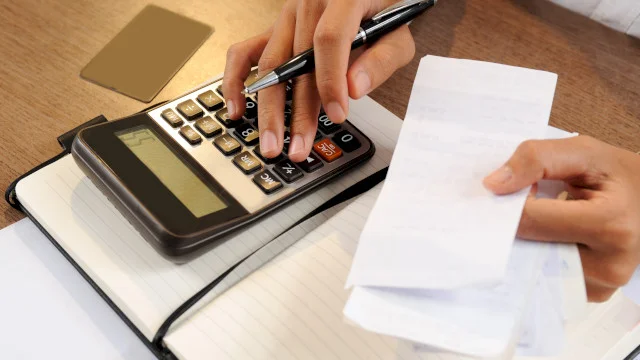 Faimos profesor universitar din București, cetățean Sector 2, și surpriza trăită a doua zi după ce și-a plătit taxele și impozitele. 