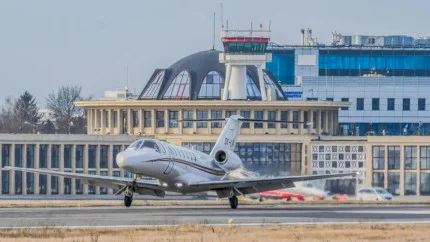 Aproape 1.500 de pasageri sunt afectați de zborurile anulate din București spre Orient. Situația este monitorizată pe aeroporturile din Capitală