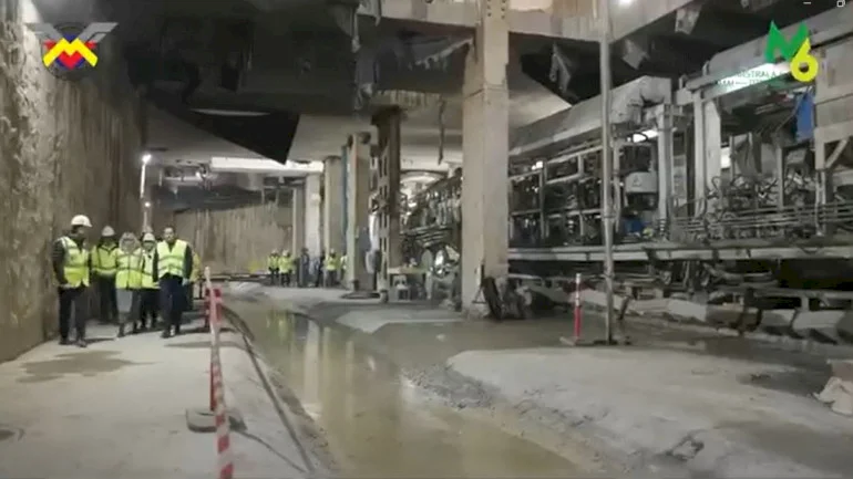 VIDEO | Ciprian Șerban, în vizită pe șantierul stației Gara Băneasa, de pe M6. Ministrul a cerut constructorului impact redus asupra traficului