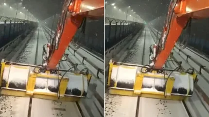 VIDEO | Cum arată deszăpezirea la metrou, la capătul Magistralei 2, în Berceni. E singurul loc în care metroul iese la suprafață