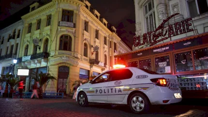 Percheziții la saloane de masaj din Centrul Vechi, în București, unde se practica prostituția. Opt persoane, printre care și văduva lui Gabriel Cotabiță, reținute