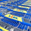 „Revoluția Cărucioarelor” de la Lidl. Supermarketul lansează geanta-cărucior, o combinație de fun-fashion și, probabil, haz de necazul disparițiilor mega-coșurilor pe roți